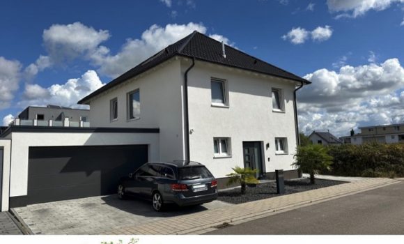 4557 | Neuwertiger, heller gutgeschnittener Familienwohnsitz | Römerberg